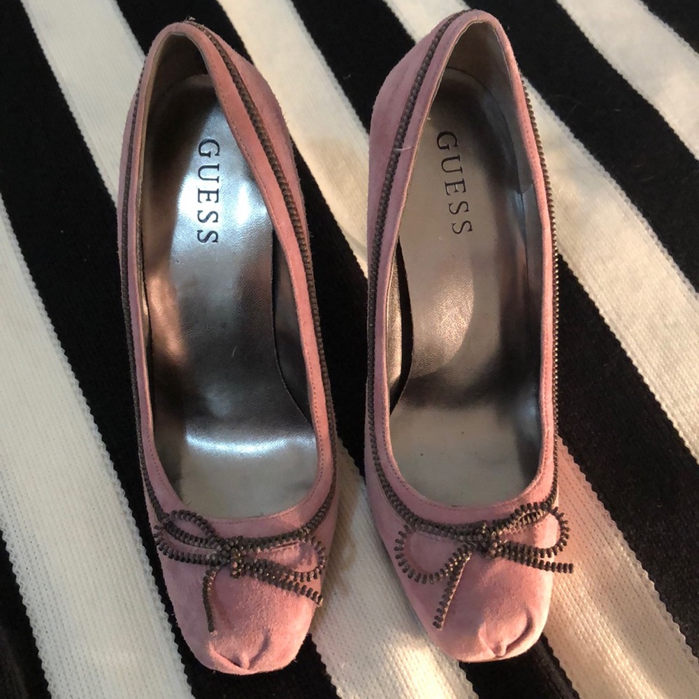 Light purple suede Guess pumps size 7